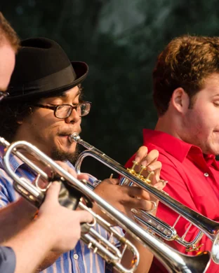 Live concert by Amendola vs. Blades