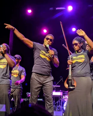 Live concert by Hawaii's Official Valentine's Engagement: The Stylistics & Na Leo Pilimehana